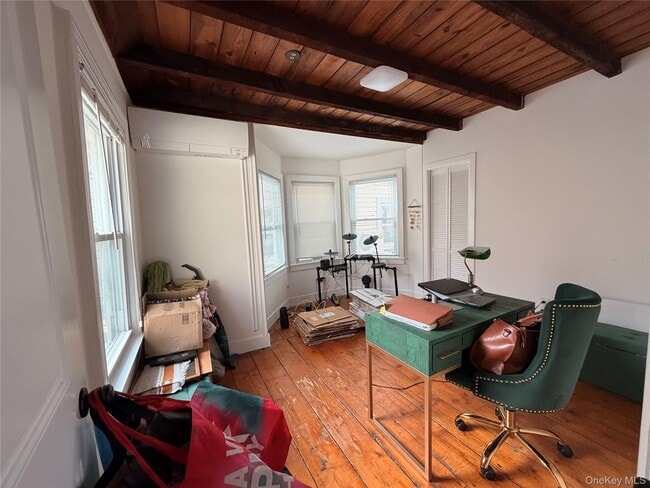 Building Photo - 67 Old Albany Post Rd