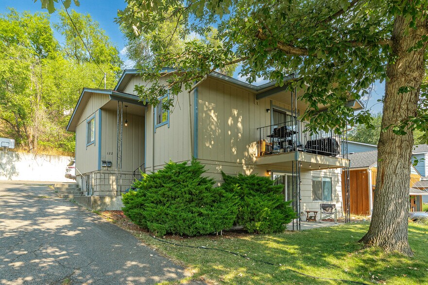 Exterior of Building - 120 W Cora Ave
