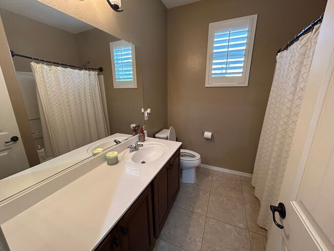 Building Photo - 15747 W Shaw Butte Dr