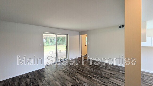 Building Photo - 2117 Pullman Cir