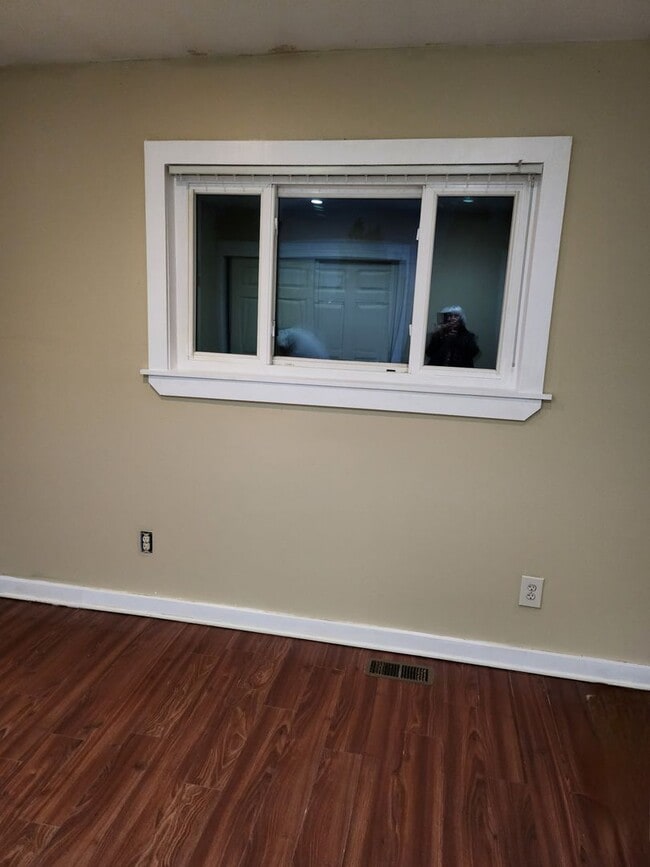 Building Photo - Near Downtown Oregon City -Off Holcomb Rd