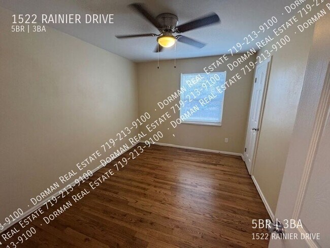 Building Photo - 1522 Rainier Dr