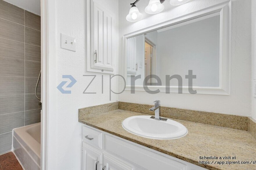 Building Photo - 14800 Enterprise Dr