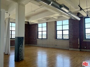 Building Photo - 1850 Industrial St