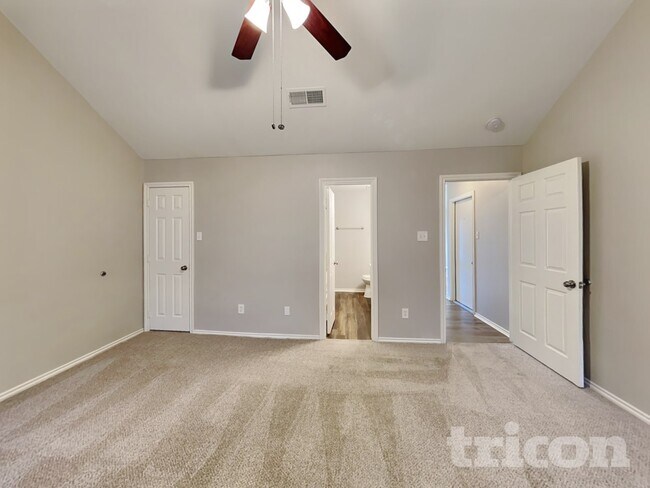 Building Photo - 352 N Beltwoods Dr