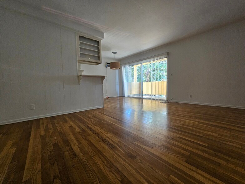 Building Photo - 1479 Stoner Ave