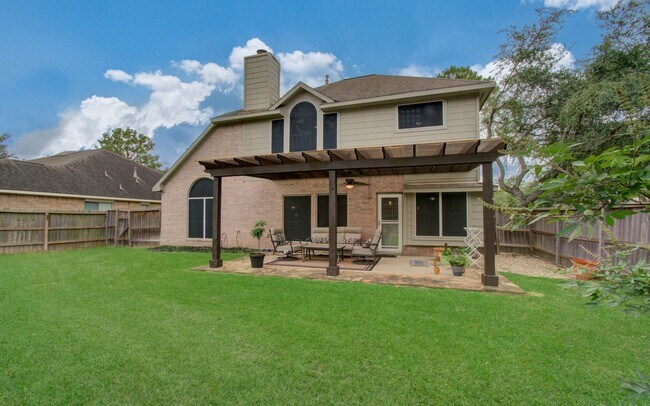 Building Photo - 3203 Blaesser Dr