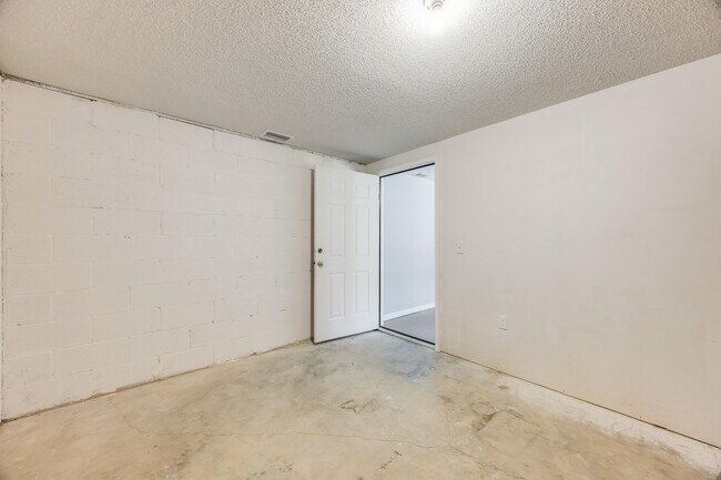 Building Photo - 4555 Wolf Track Ridge