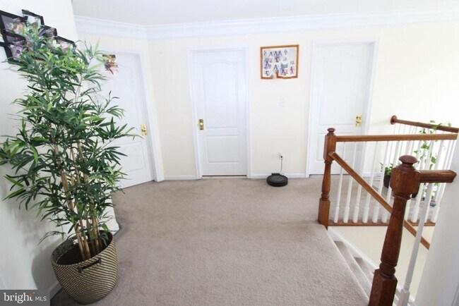 Building Photo - 26 Esterbrook Dr