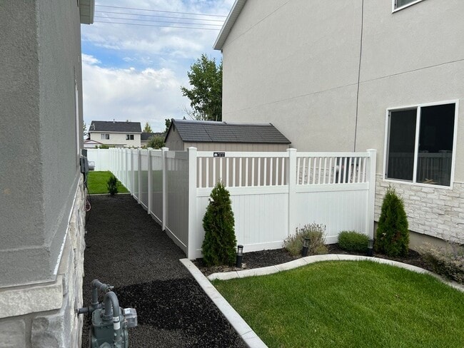 Building Photo - 1140 S 1500 W