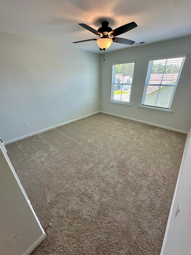 Building Photo - 54 Grovewood Dr