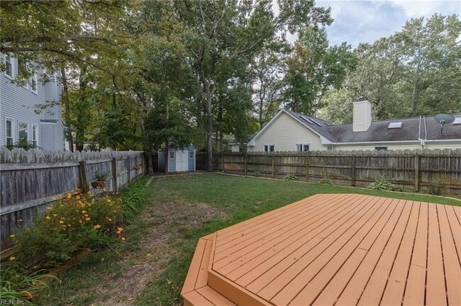 Building Photo - 521 Shakespeare Dr