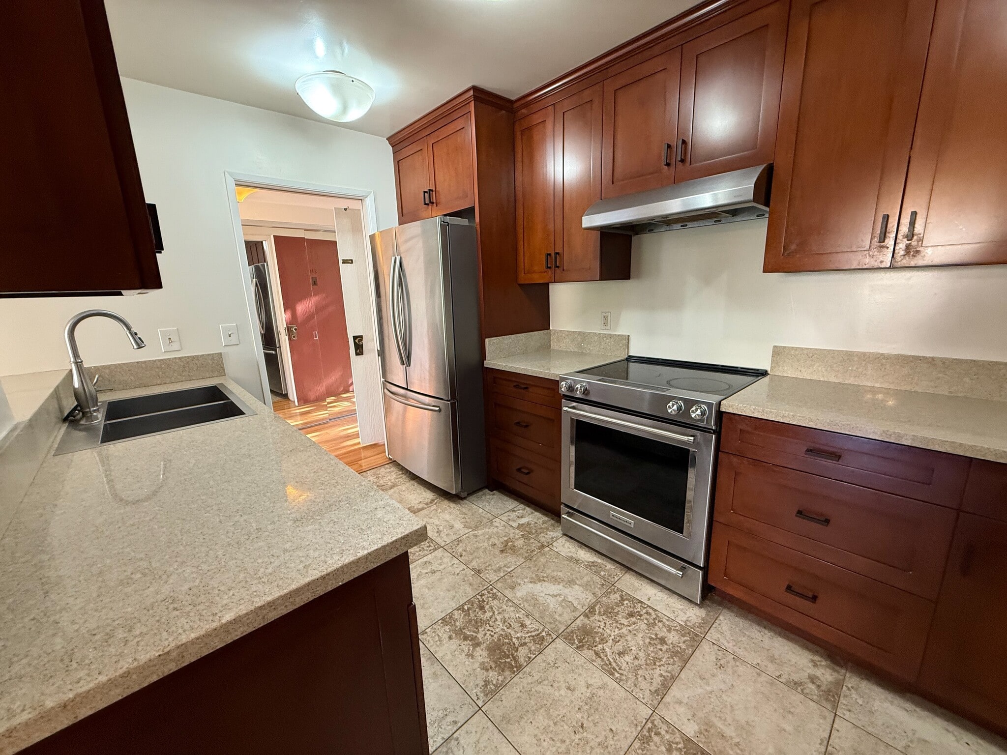 Building Photo - 5600 Kensington Way