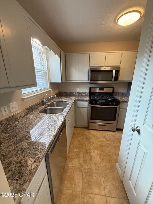 Building Photo - 6588 Harbour Blvd