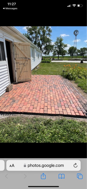 Building Photo - 126 E Park St