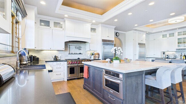 Building Photo - 3225 W Dry Creek Rd