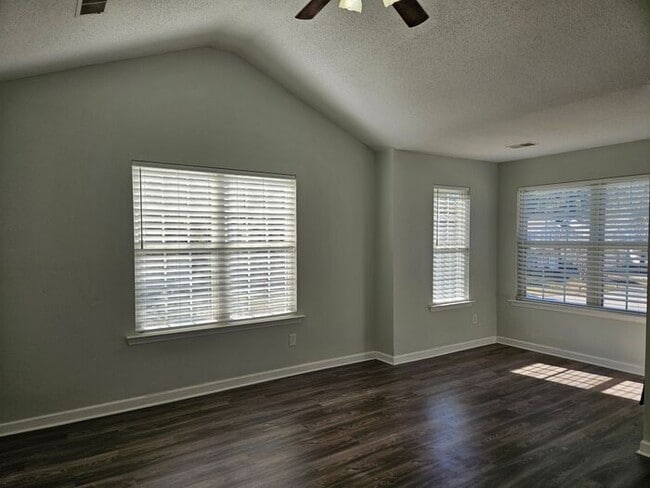 Building Photo - The Oaks at Lake Carolina