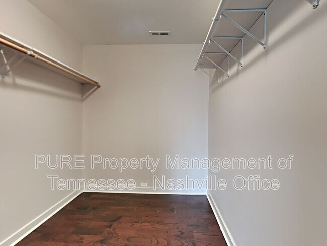 Building Photo - 303 Gatewood Ave