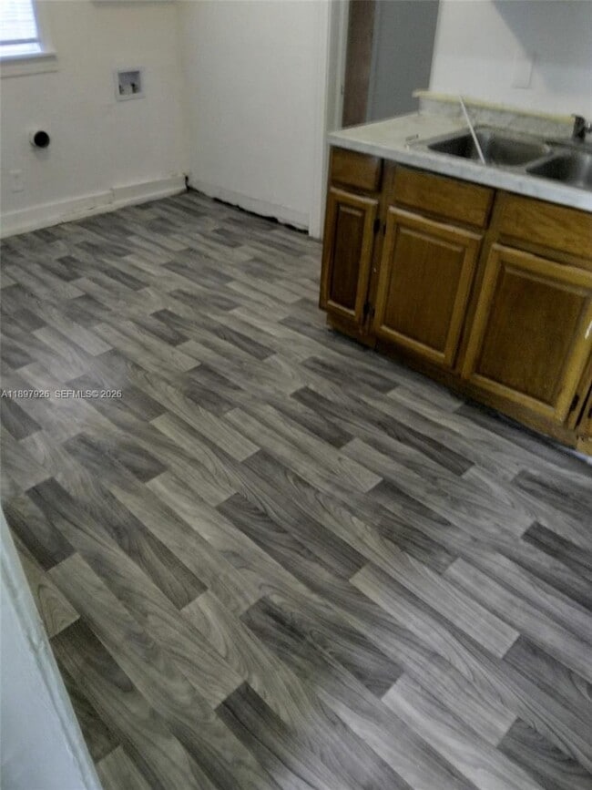 Building Photo - 2748 Broadway Ave