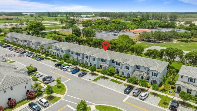 Building Photo - 2668 SE 19th St