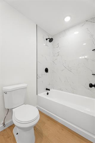 Building Photo - 421 Parkvale Ln