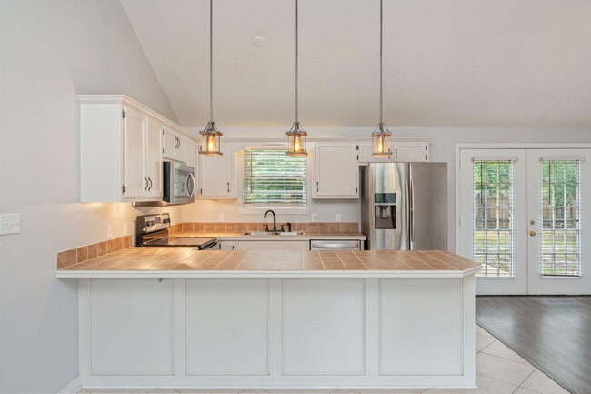 Building Photo - 6507 Flagler Dr
