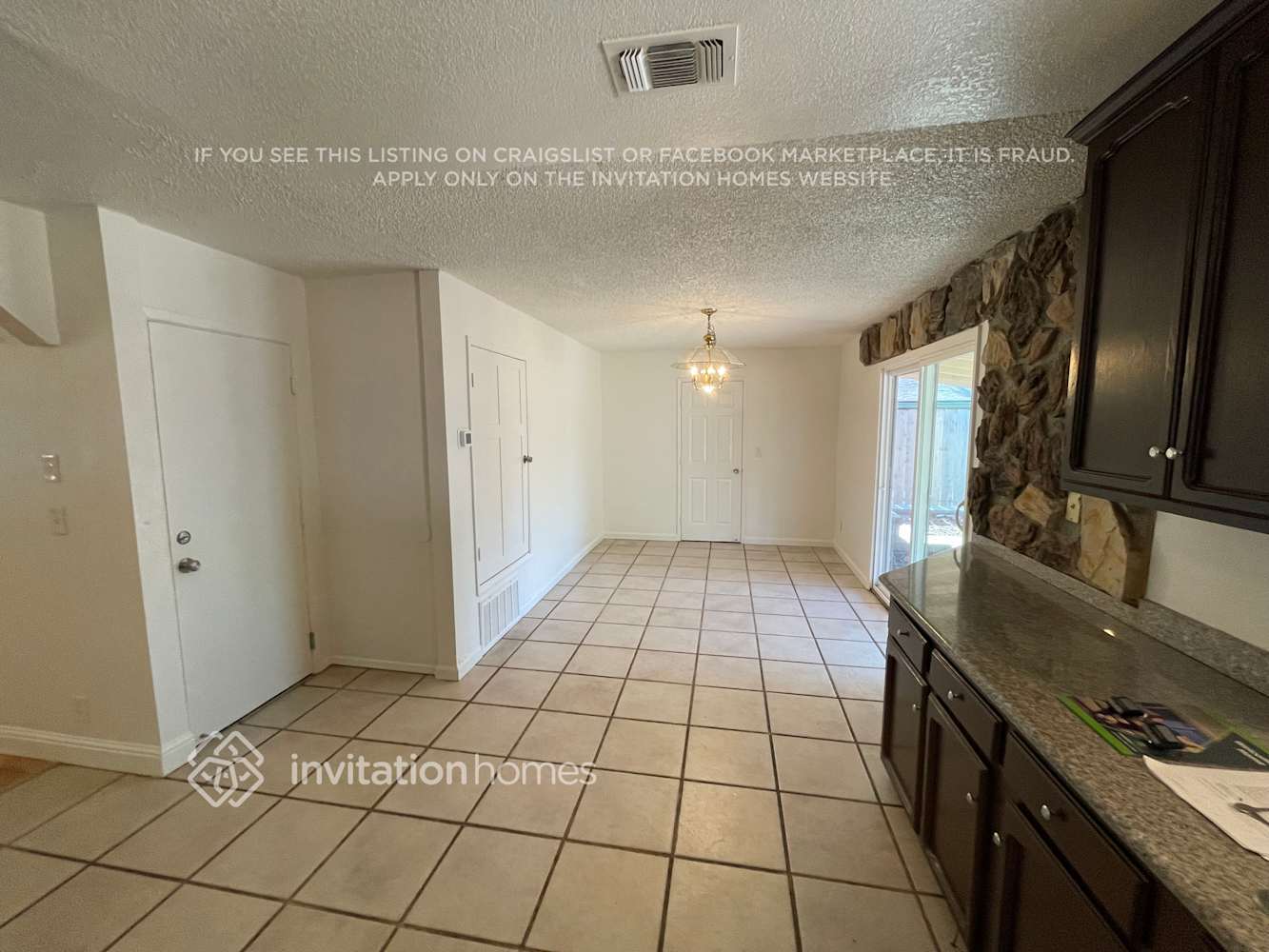 Building Photo - 14455 E Juniper Ave