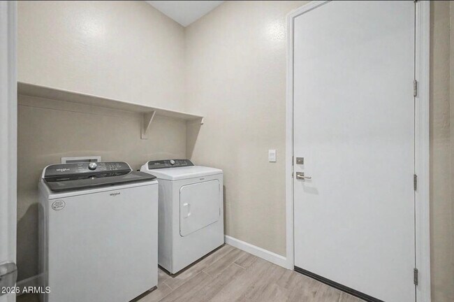 Building Photo - 5016 E Gallop Wy