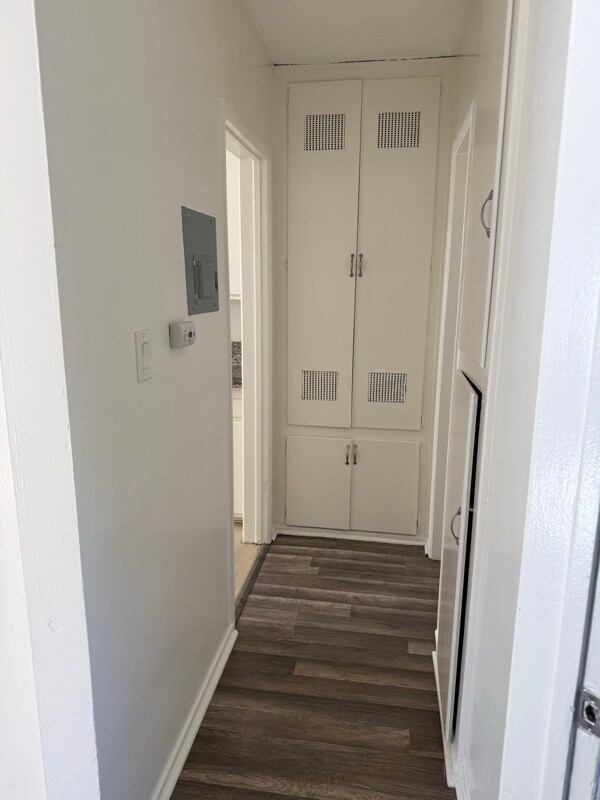 Building Photo - 1070 Gardenia Ave