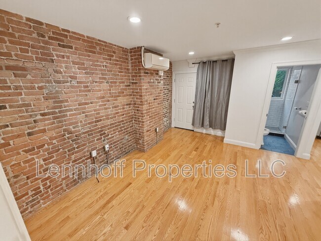 Building Photo - 14 Pompeii St
