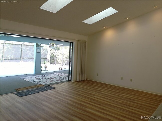 Building Photo - 96 Sycamore Cir