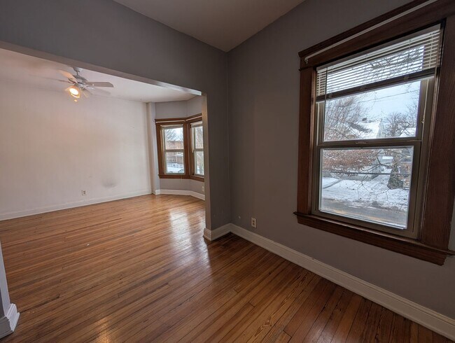 Building Photo - 5807-5807 Franklin Blvd