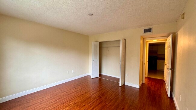 Building Photo - 5055 Wiles Rd