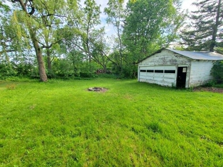 Building Photo - 208 W Candise St