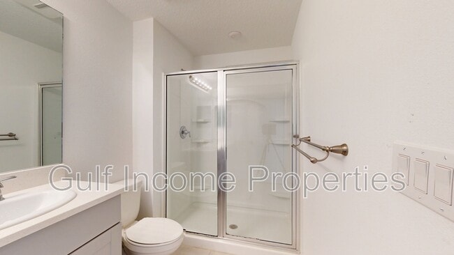 Building Photo - 10340 Oakside Dr
