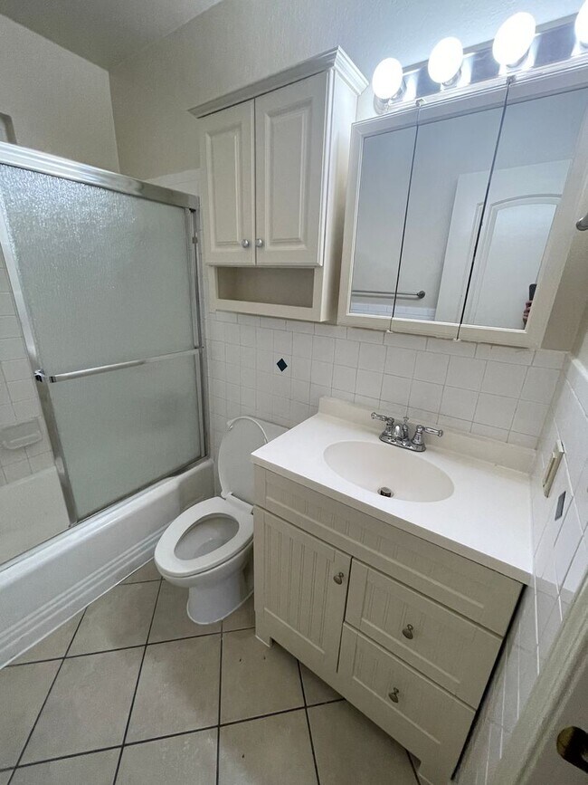 Building Photo - Super Clean & Nicely Renovated 2BR/1Bath in San Clemente - Walk to the Beach!