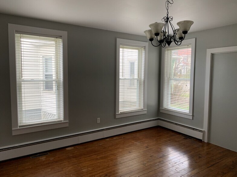Bed 2 - 403 E Penn St