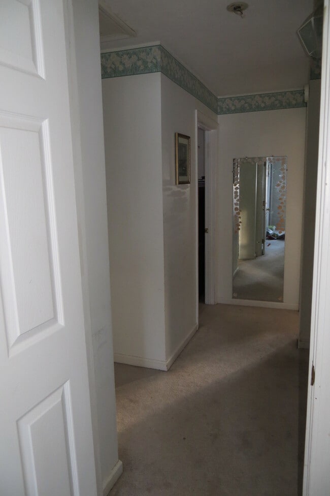 Building Photo - 64 Lilac Cir