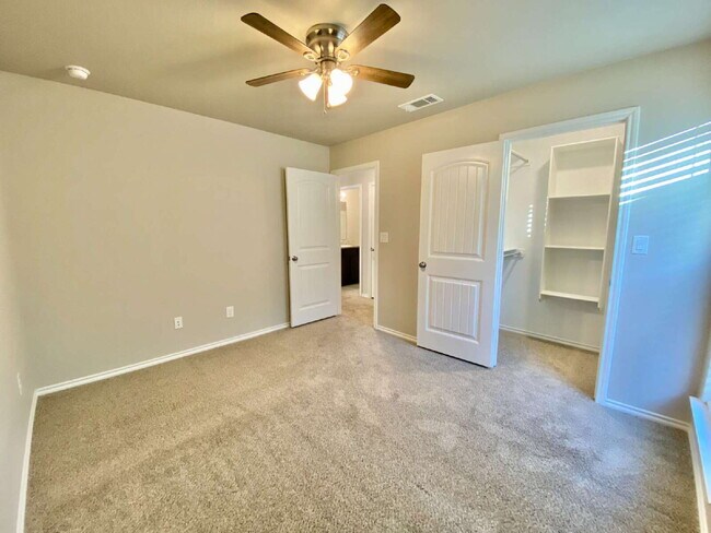 Building Photo - Beautiful Home in Upland Crossing!