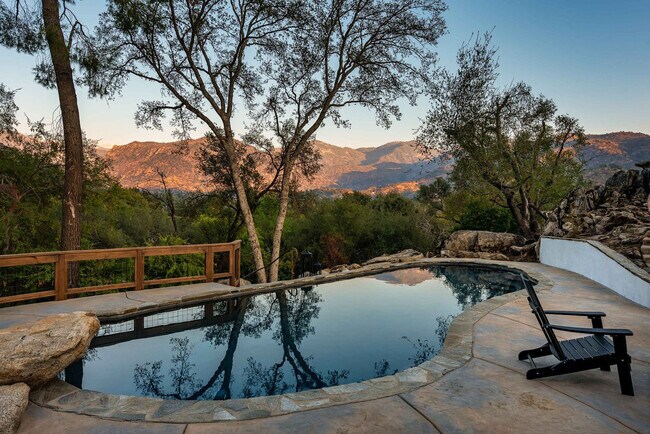 Building Photo - 43620 Washburn Dr