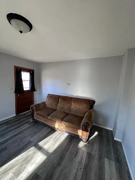 Building Photo - 620 3rd Ave W