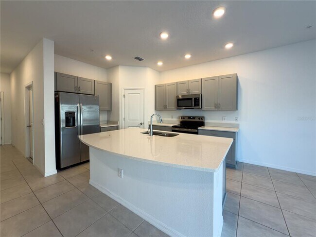 Building Photo - 5060 Spangle Dr