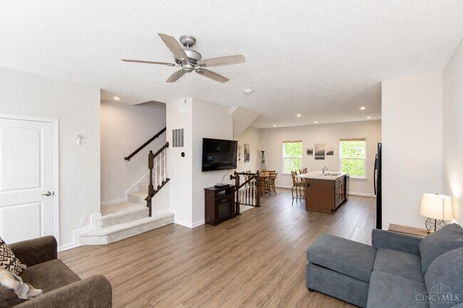 Building Photo - 984 Steamboat Dr