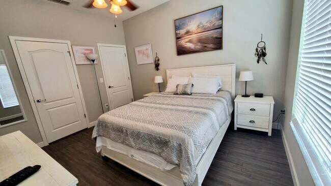 Building Photo - RENOVATED 4 bed 3 bath Completely FURNISHED with Private Pool in Resort Community