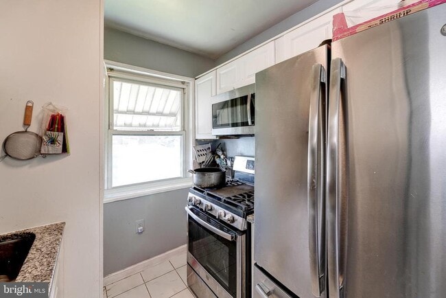 Building Photo - 715 N George Mason Dr