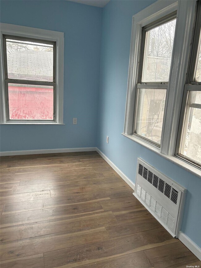 Building Photo - 1696 E 49th St