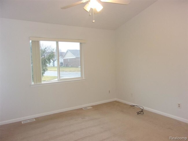 Building Photo - 21749 Lincoln Dr