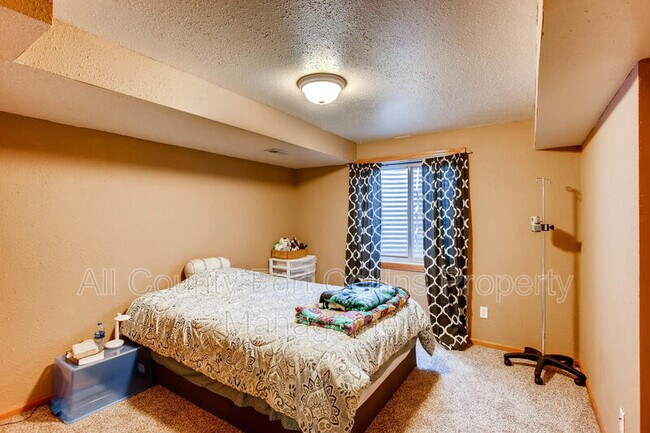 Building Photo - 906 Richmond Dr