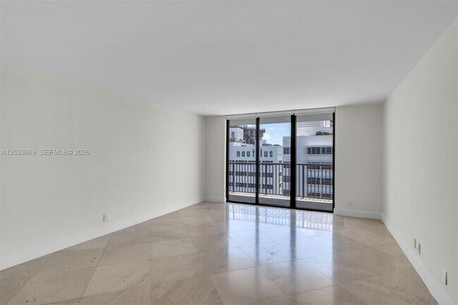 Building Photo - 1800 Collins Ave