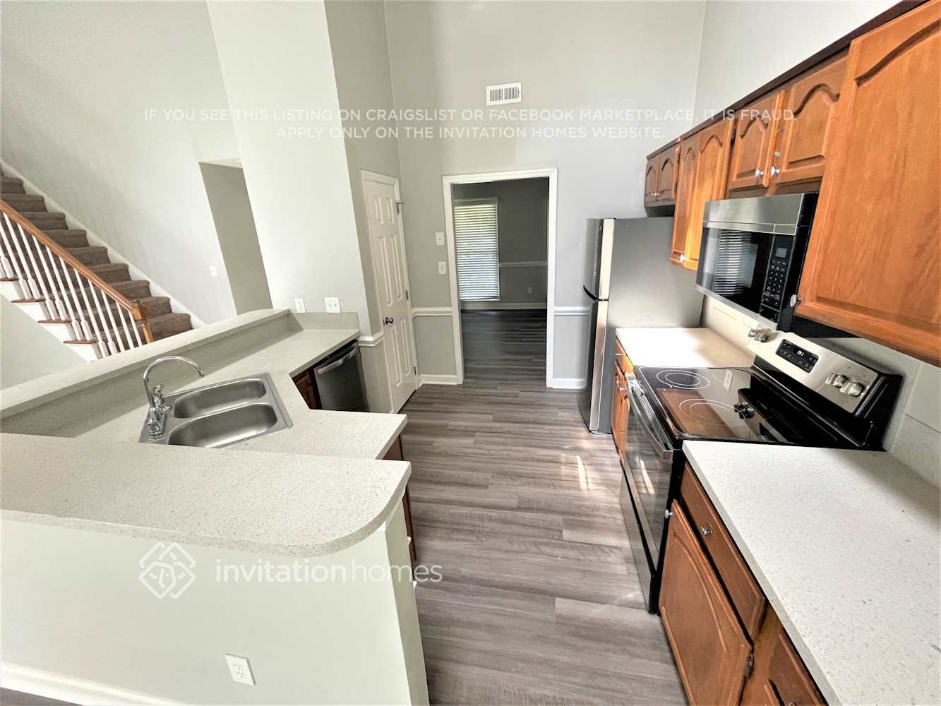 Building Photo - 2900 Oakcroft Dr